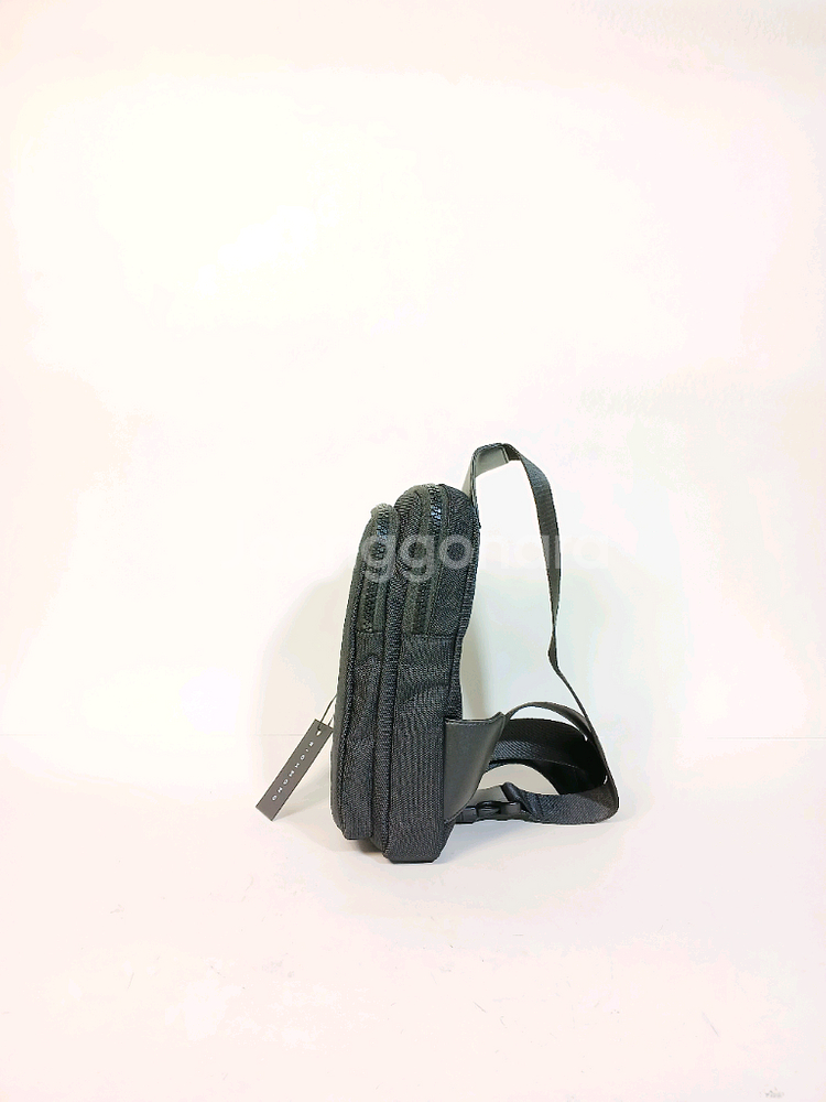 존리치몬드 검정색 나일론 남성 슬링백--3