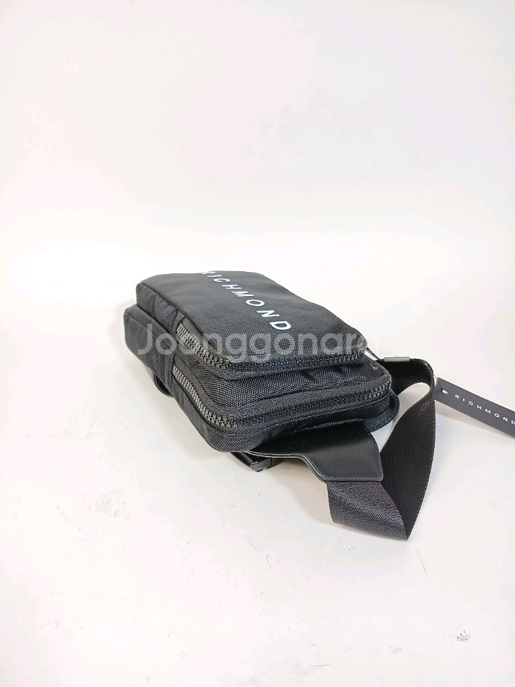 존리치몬드 검정색 나일론 남성 슬링백--6