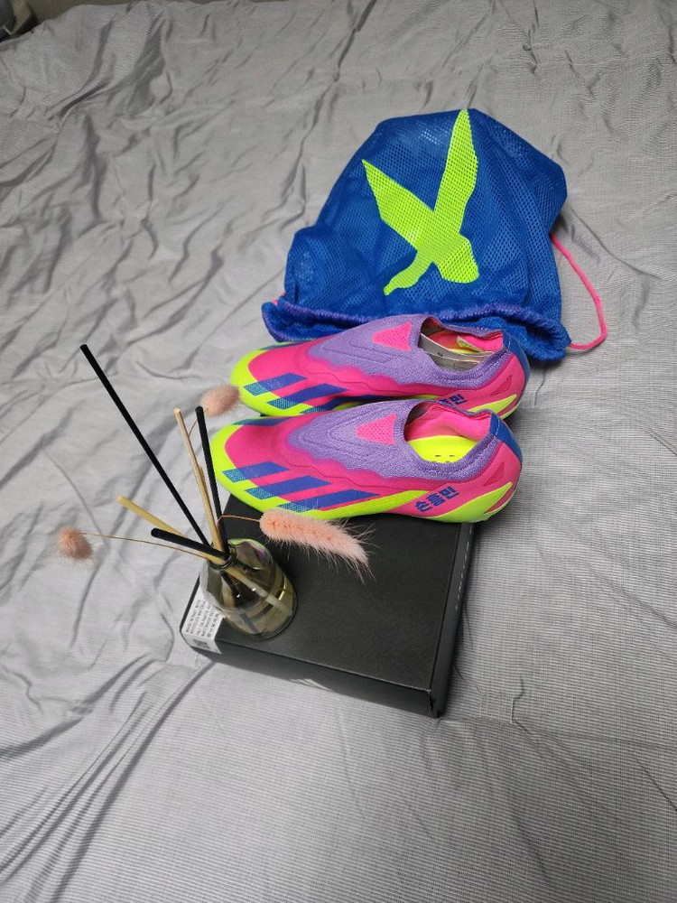 손흥민 최초 한정판 축구화 아디다스 X 크레이지패스트 손 1 FG 230 이미지