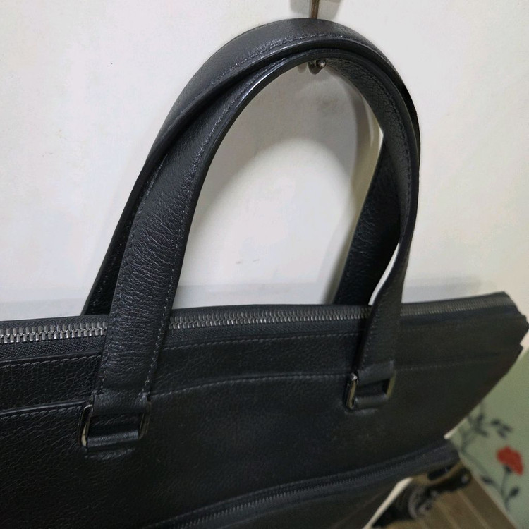 에르메너질도 제냐 가죽 서류가방 이미지