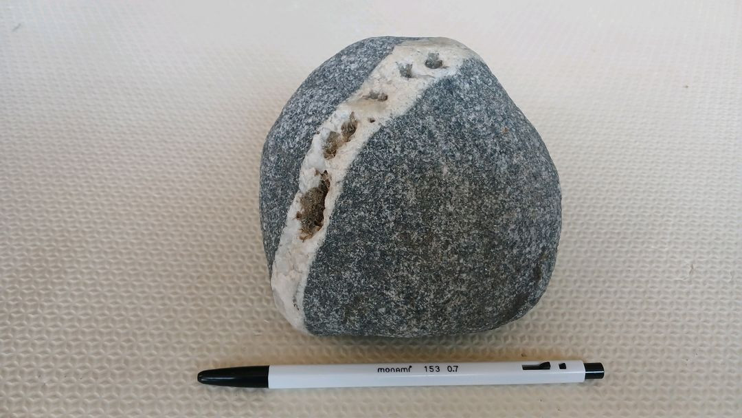 수석 폭포석 어항석 2점 이미지