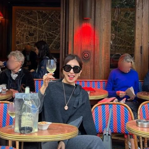 코스모폴리탄줄라이 니트케이블 판초