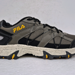 휠라 트레일 운동화 260