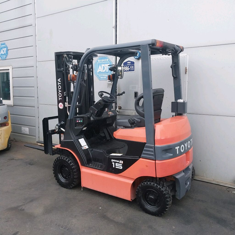 토요타 1.5톤 전동지게차 1.5톤 3단4500MM 사이드쉬프트 장착 2019년식 8FBH15--3