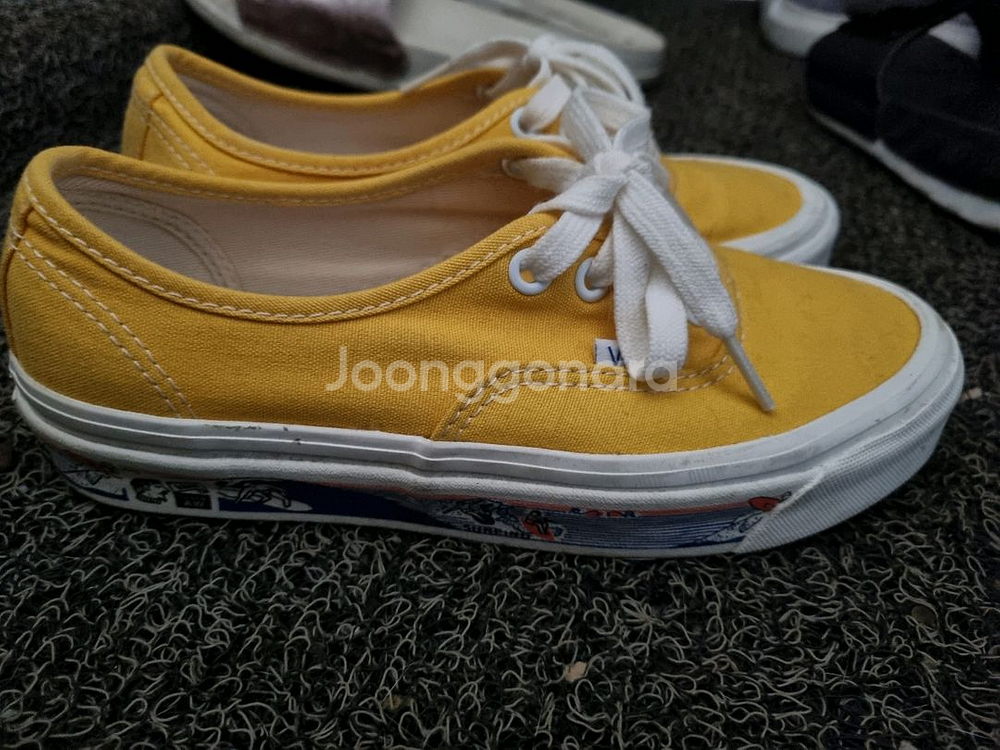 반스운동화 230 사이즈--0