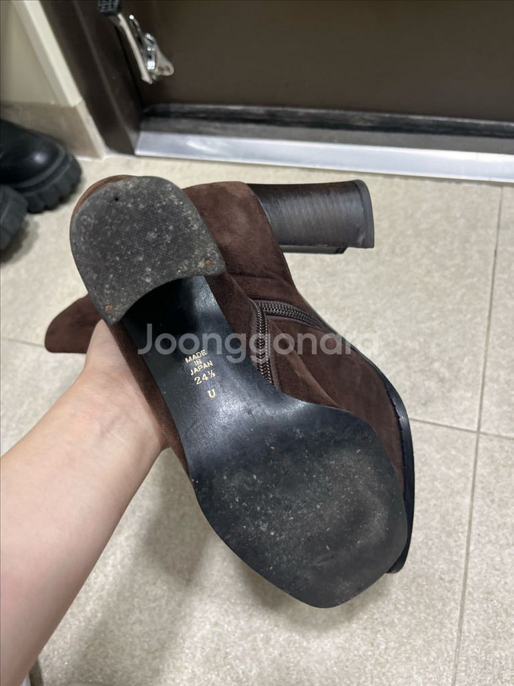 긴자 다이아나 스웨이드 앵클 부츠 245--5