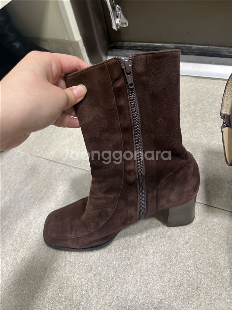 긴자 다이아나 스웨이드 앵클 부츠 245--0