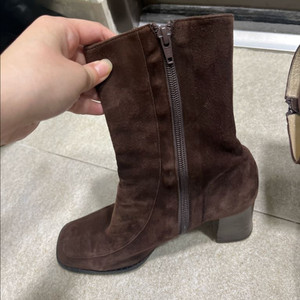 긴자 다이아나 스웨이드 앵클 부츠 245