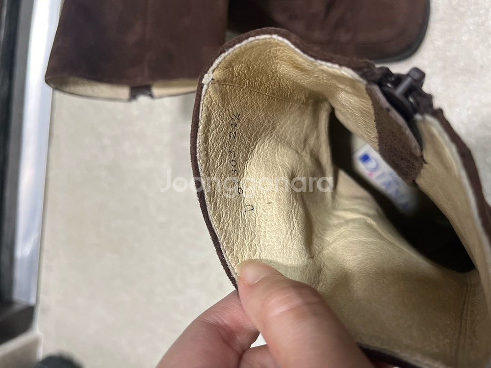 긴자 다이아나 스웨이드 앵클 부츠 245--2