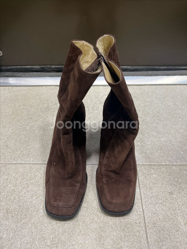 긴자 다이아나 스웨이드 앵클 부츠 245--1