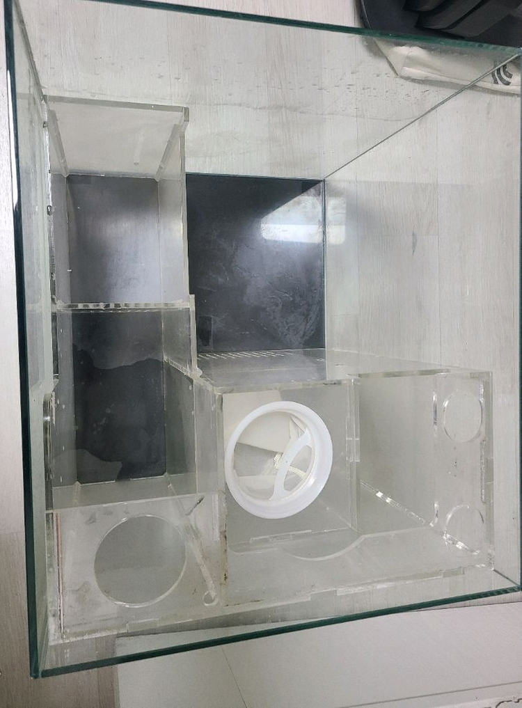 해수어항 하단 섬프어항(40x35x35) 판매합니다--1