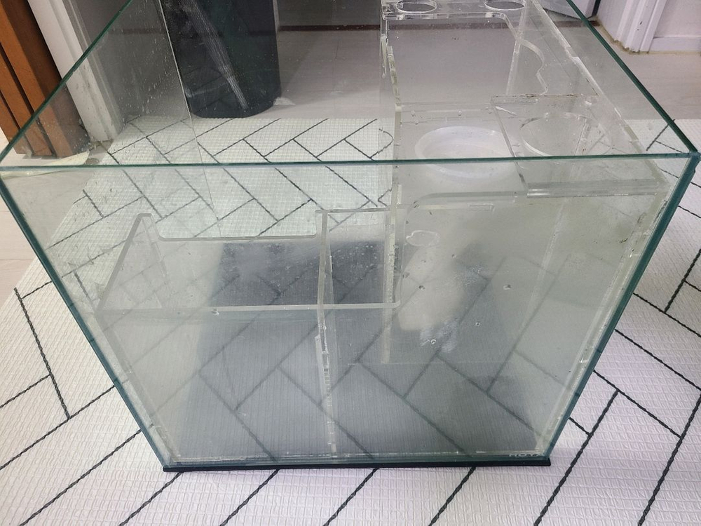 해수어항 하단 섬프어항(40x35x35) 판매합니다--2