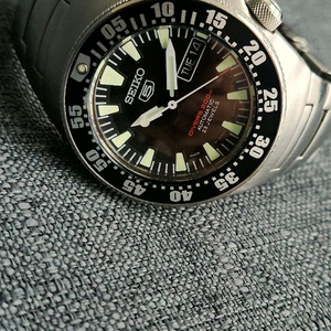 # 세이코 40주년 기념 에디션 리미티드 다이버시계 급