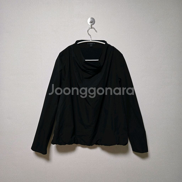 코스 드레이프 넥 블라우스--2