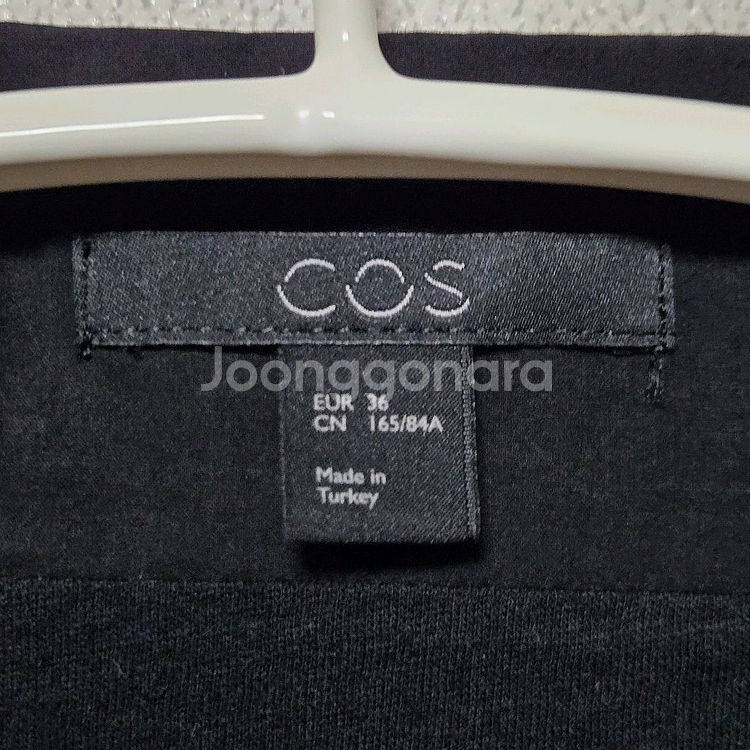 코스 드레이프 넥 블라우스--3