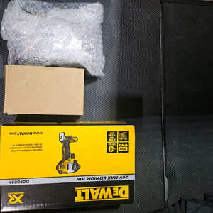 디월트dcf809n 임팩드릴입니다