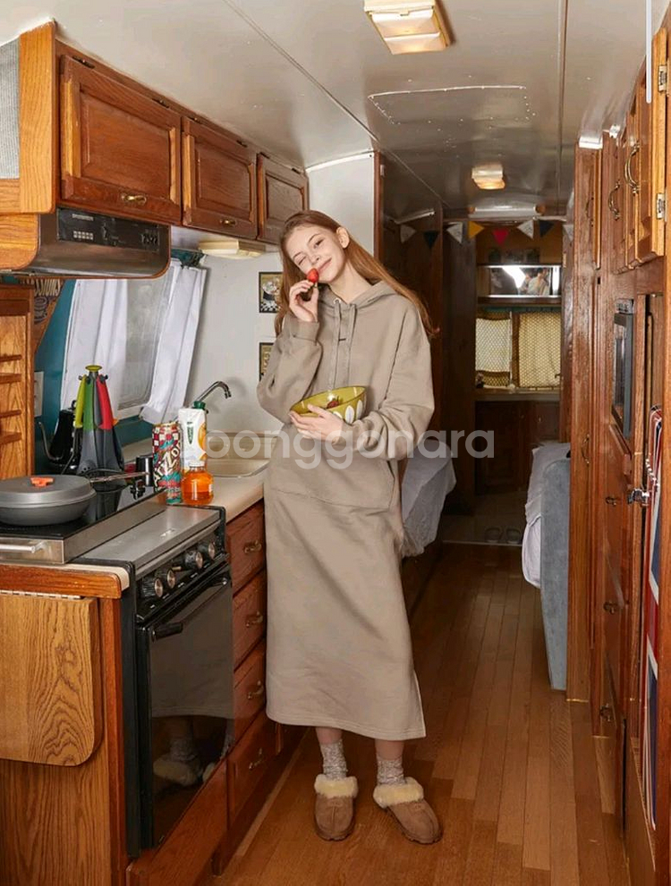 임블리 러브미모어 베이직 후디롱원피스(기모.블랙)--0