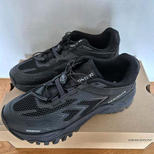 데상트 와이어 운동화 블랙 235 이미지