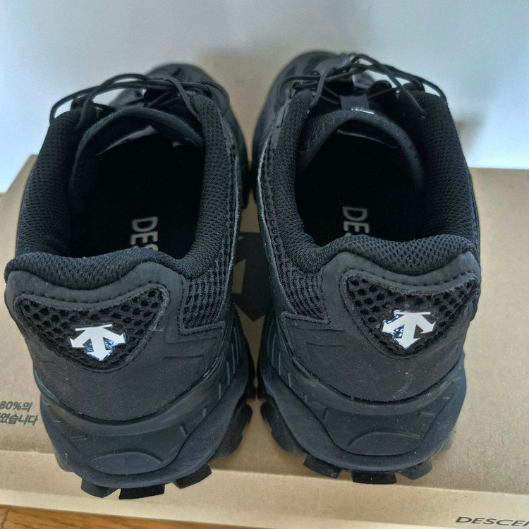 데상트 와이어 운동화 블랙 235 이미지