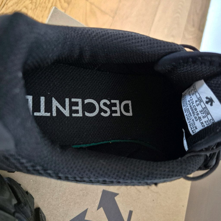 데상트 와이어 운동화 블랙 235 이미지