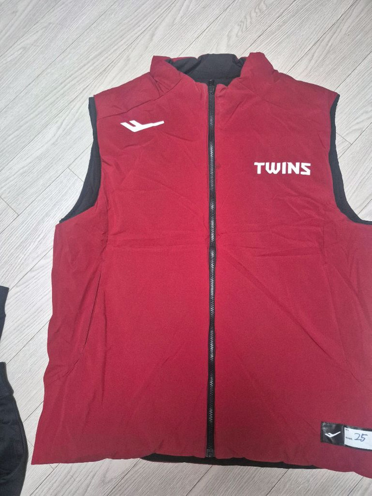 LG트윈스 선수지급용 의류--1