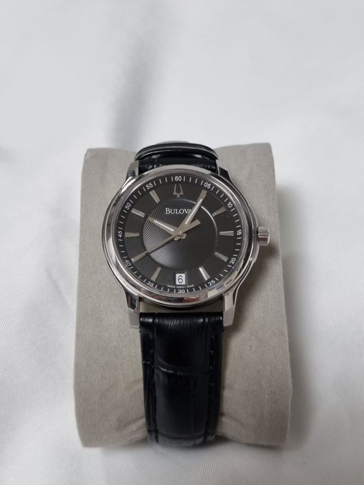 부로바 쉘 패턴 블랙 다이얼 데이트 쿼츠 시계--1