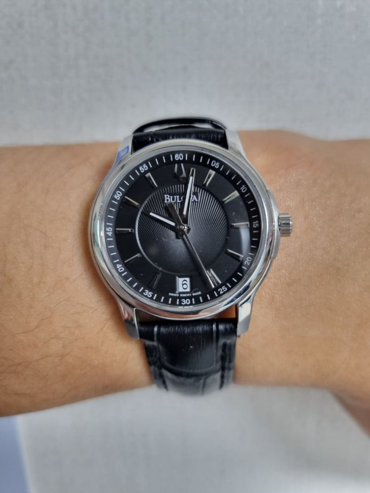 부로바 쉘 패턴 블랙 다이얼 데이트 쿼츠 시계--2