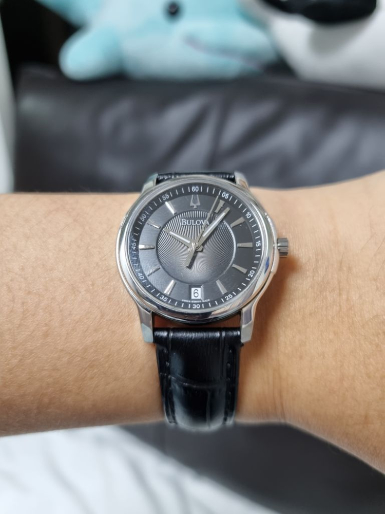 부로바 쉘 패턴 블랙 다이얼 데이트 쿼츠 시계--3