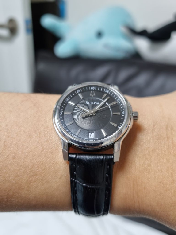 부로바 쉘 패턴 블랙 다이얼 데이트 쿼츠 시계--4