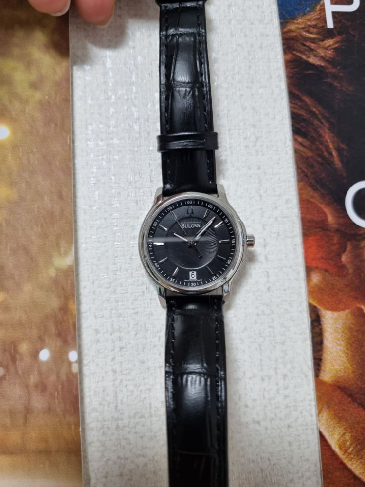 부로바 쉘 패턴 블랙 다이얼 데이트 쿼츠 시계--5