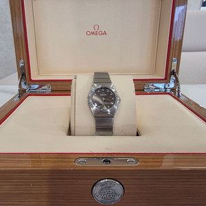 22년 신품급)오메가 컨스틸레이션 스틸다이아10P 24MM