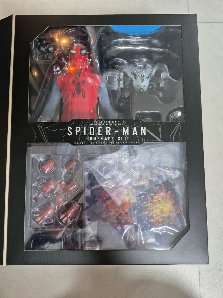 핫토이 스파이더맨 홈메이드 슈트 피규어 이미지