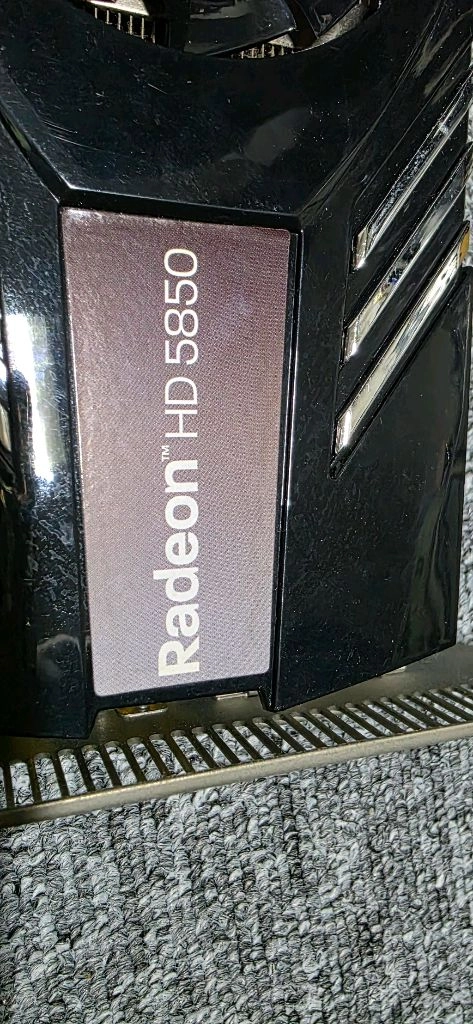AMD 라데온 HD 5850 그래픽카드 이미지