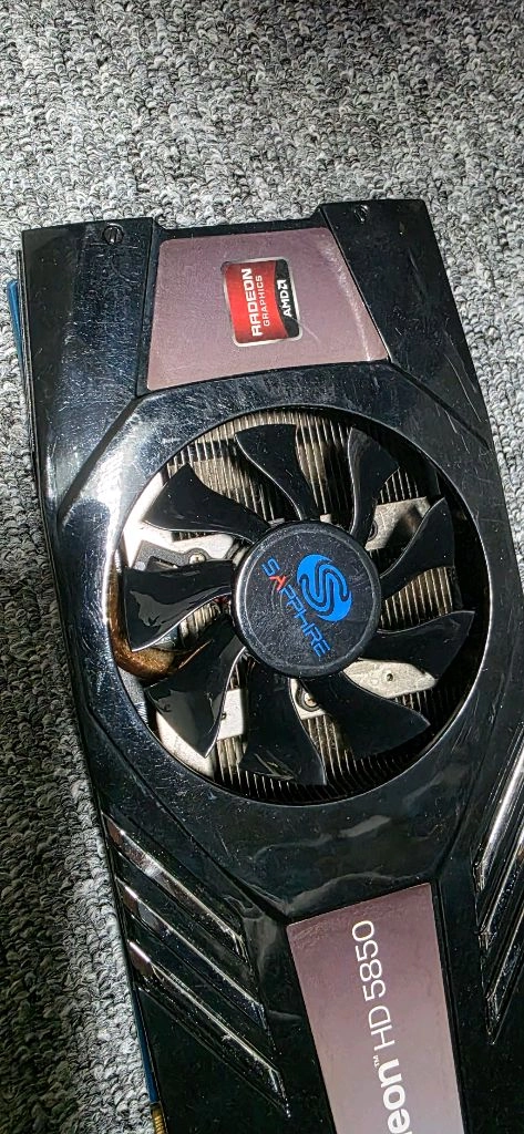 AMD 라데온 HD 5850 그래픽카드 이미지