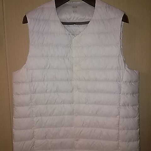 유니클로 초경량 컴팩트조끼/파우치포함/2020/100/새제품/택포