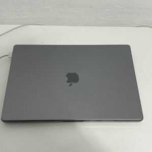 맥북 에어 M1 16인치 이미지