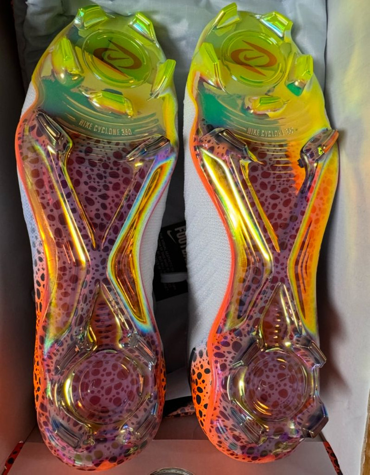 [255] 나이키 팬텀 GX2 엘리트 FG 일렉트릭 축구화 이미지