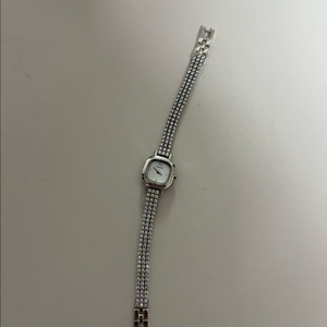 제이에스티나 큐빅 메탈시계