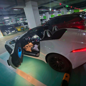 재규어p300컨버터블 18년식(19년형) 흰색)