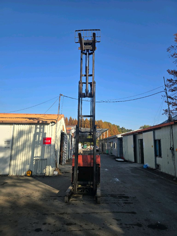 대우 1.8톤 전동 수동 입식 지게차 3단 5.5m가능 밧데리 교체 이미지