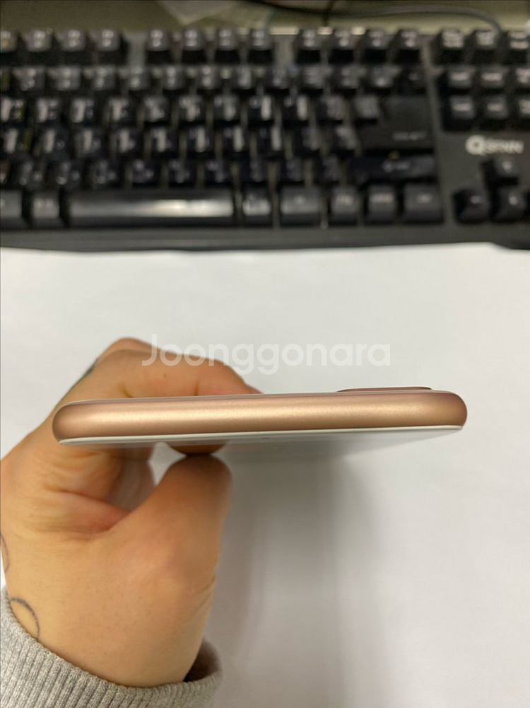 아이폰8플러스 로즈골드 특SSS급 64GB 배터리100%--3