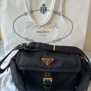 프라다 익스플로어미디움숄더백 프라다숄더백프라다가방