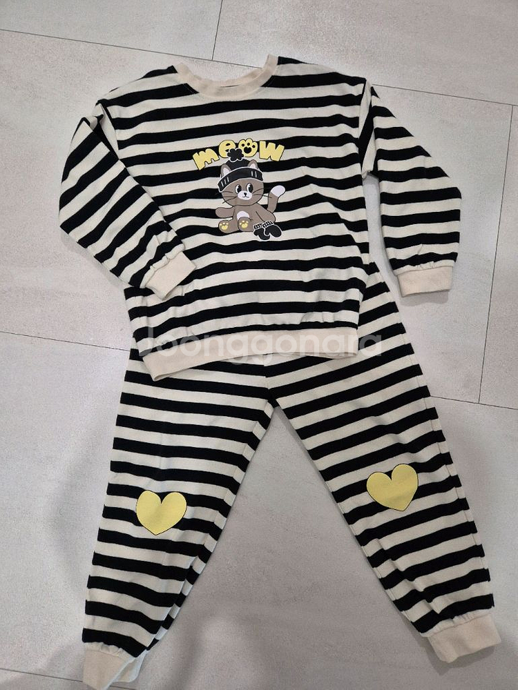 택배포함 새상품수준 2025신상 내복 130사이즈 로토토베베 실내복 내복 활동복 잠옷--0