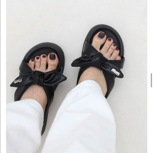 (새상품) 블랙 리본 통굽슬리퍼 250