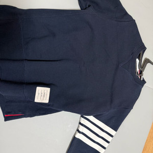 톰브라운 맨투맨 팝니다