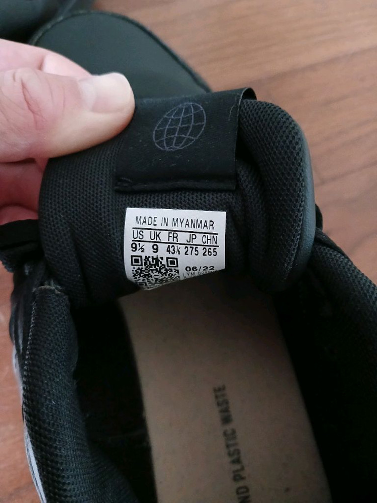 아디다스 코트비트 운동화 올블랙 275mm 팝니다~ 이미지