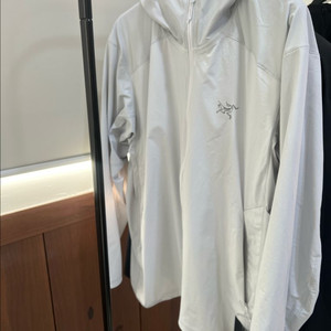 아크테릭스 감마 라이트웨이트 후디 솔리튜드 XL