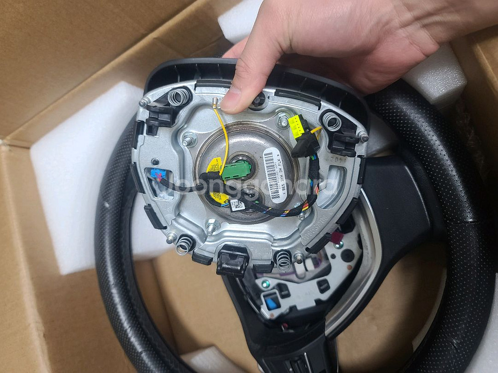 BMW F10 스포츠 핸들(열선, 패들)--1