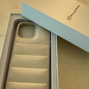 어반소피스티케이션 아이폰15프로맥스 푸퍼케이스