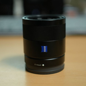 소니 칼이사 24mm 1.8 자이즈 apc렌즈
